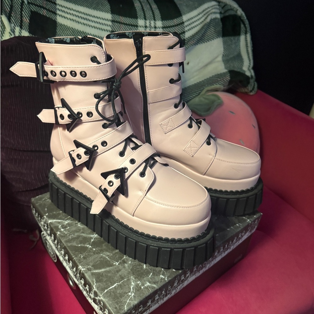 LAMODA Pink Platform Boots sz 9